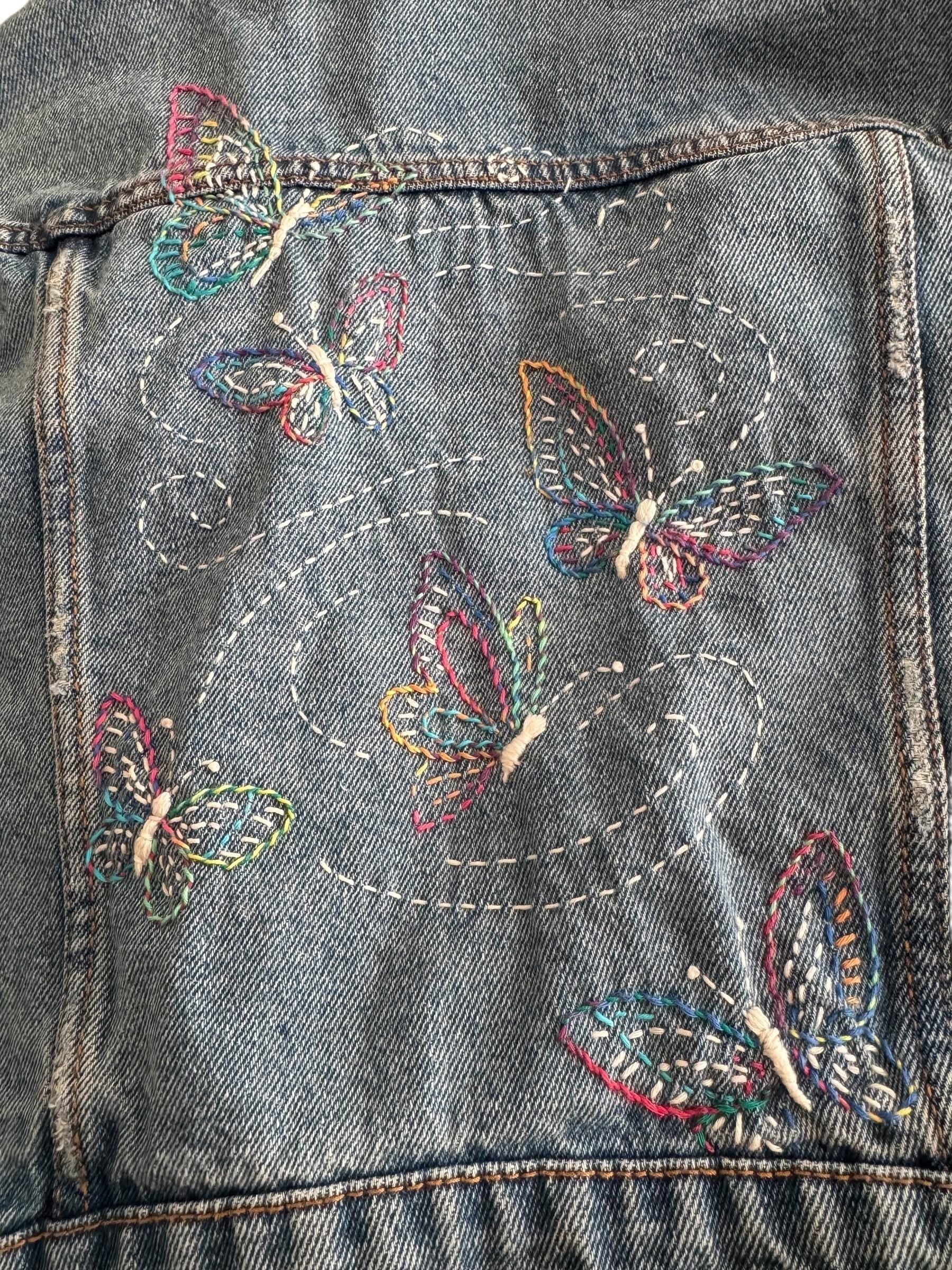 Cropped butterfly Hand-Embroidered Denim Jacket with Sherpa Collar – Small